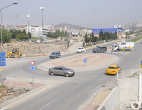 Trafik sorunu kavşakla çözüldü