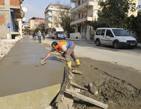 Kavakpınar’da yayalar rahat edecek