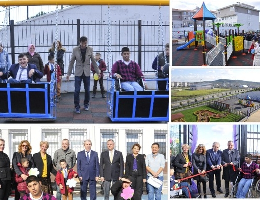 Tekerlekli sandalyede salıncak keyfi