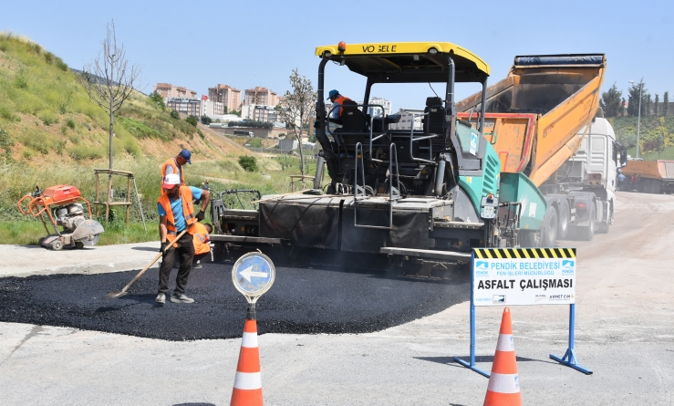 Kaldırımların tamamı yenilendi, her sokağa asfalt döküldü