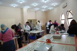 Ekmeğini, Camdan Çıkarmaya Hazırlanıyorlar