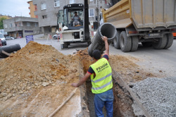 İki mahalleye sele karşı yağmur suyu kanalı