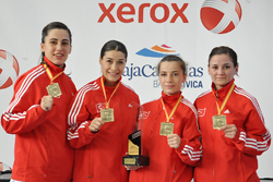 Avrupa'dan altın ve bronz madalya ile döndü