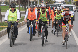 Van'daki depremzede çocuklara 200 bisiklet gönderildi